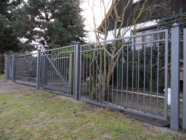 Wrought Iron Outdoor Garden Railing Fence Classic Handcrafted Fences M243 Modern