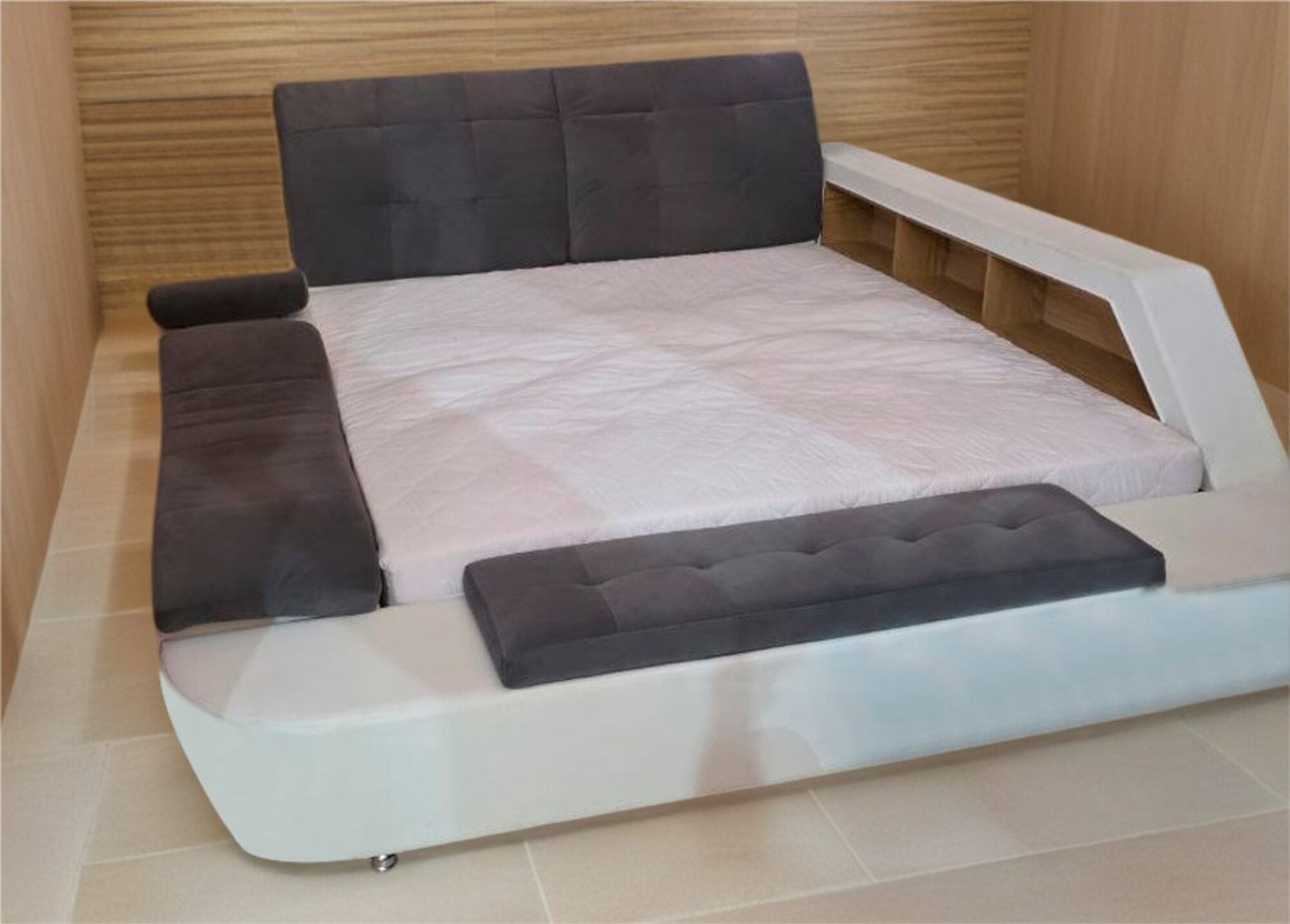 Luxuriöses Bett 180x200 Multifunktionale Regale für das Schlafzimmer in Weiß und Grau Sofort Luxuriöses Bett 180x200 Multifunktionale Regale für das Schlafzimmer in Weiß und Grau Sofort