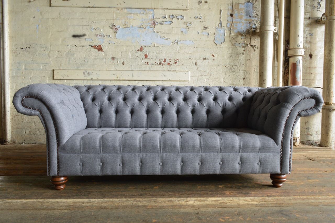 Classic Sofa 3-Seater Chesterfield With Buttons Light Grey Textile Wooden Feet Comfortable New