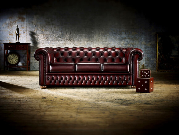 Classic Chesterfield Sofa 3-Seater Red Brown Faux Leather Shiny Upholstery Comfortable Couch