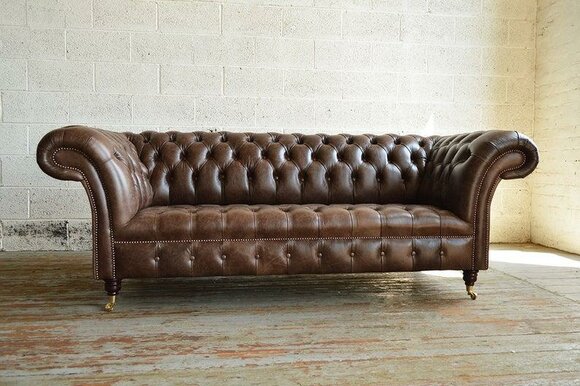 Chesterfield Classic Sofa 3-Seater Brown Faux Leather Couch With Castors Comfortable New
