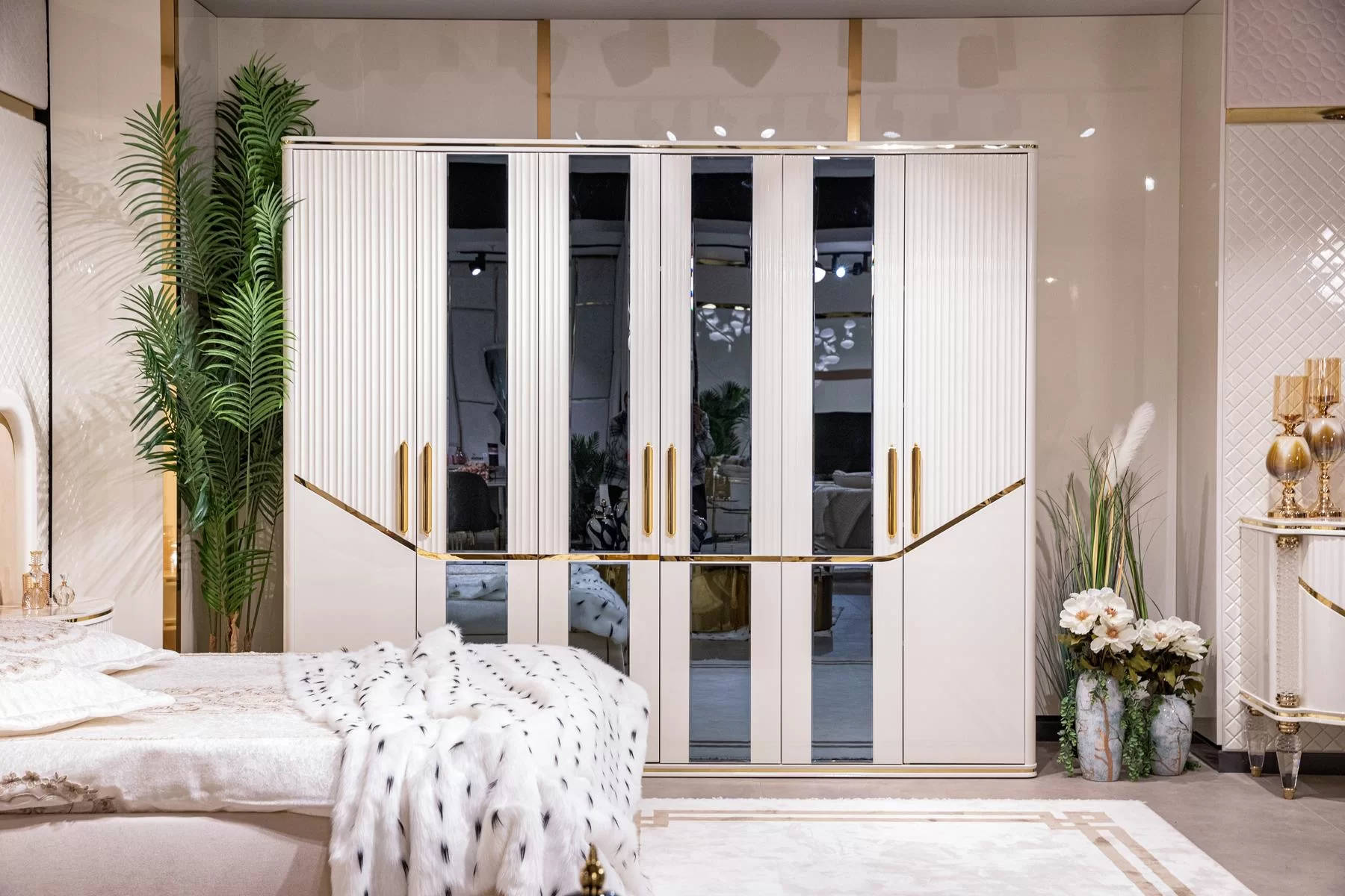 Wardrobe Wardrobes Design Wood Beige Gold Modern Furniture 270cm