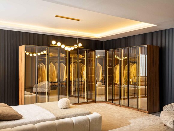 Luxury Glass Wardrobe Walk-in Closet Dressing Room
