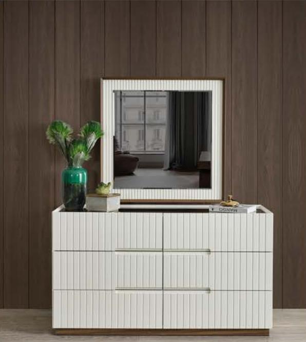Bedroom White Chest of Drawers Designer Wooden Side Table Designer Furniture