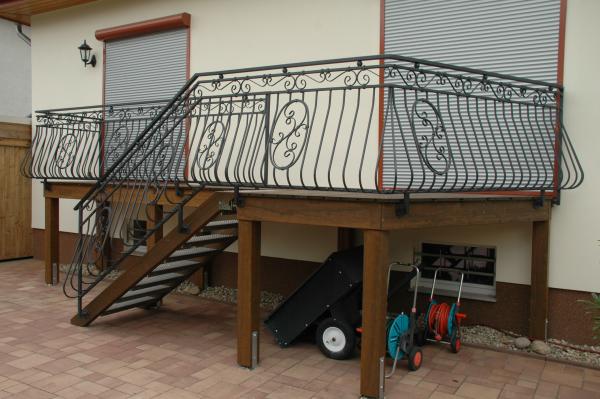 Classic outdoor railing, balcony railing, stair railing, railing model #114.