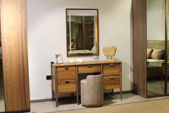 Luxury Furniture Design Dressing Table with Mirror Brown New Bedroom Furniture