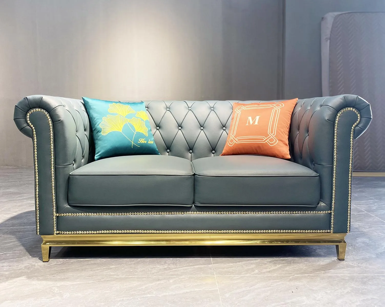 Chesterfield Two Seater Couch Design Furniture Interior Classic Sofas