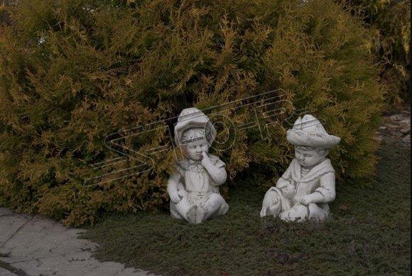 Child Bust Sculpture Design Figure Statue Garden Figures Statues Sculptures 101034