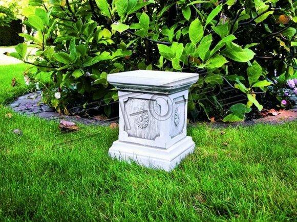 Antique roman column style decorative garden figure made of weather-resistant cement