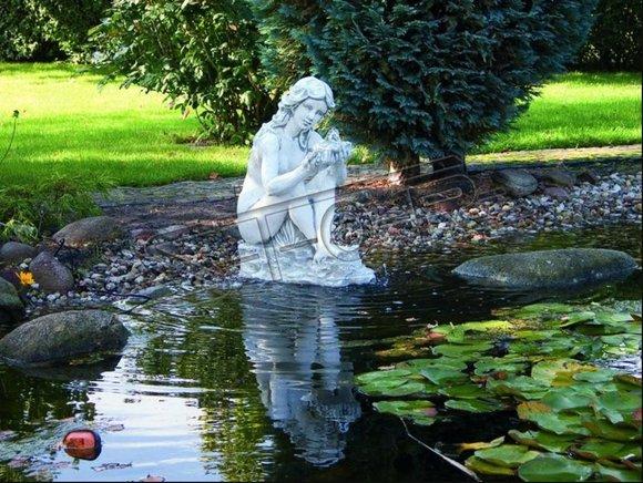 Decorative garden pond fountain of a woman figure sculpture made of weather-resistant cement 62cm height 403
