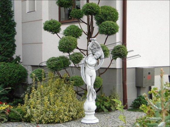 Garden decorative woman figure designer sculpture made of weather-resistant cement