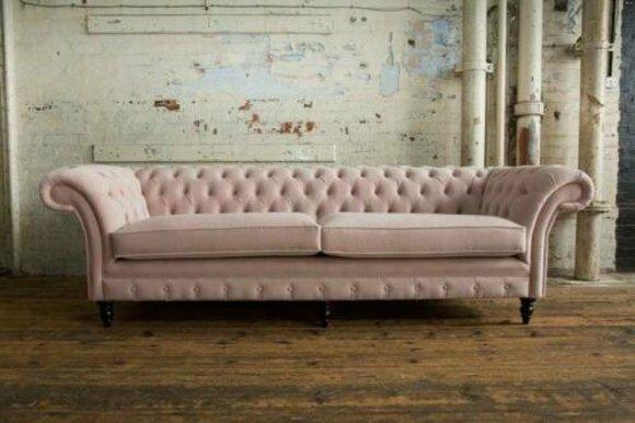 Chesterfield XXL Sofa 4-Seater Light Pink Textile Upholstered Classic Style Couch Wooden Feet