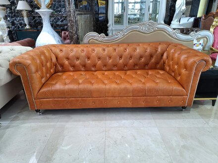 Light Brown Classic Chesterfield Design 3-Seater Leather Sofa Medium Sofa on Stock