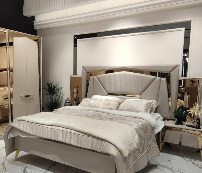 Complete bedroom with double bed, bedside tables with mirror, beige and gold, 3 pieces.