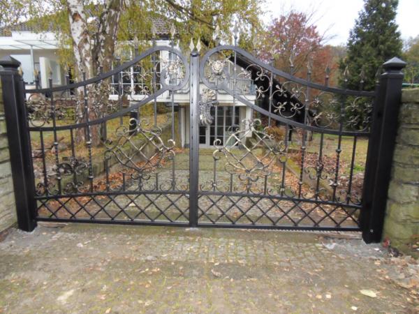 Electric automatic swing gates handcrafted custom-made swing gate model #020