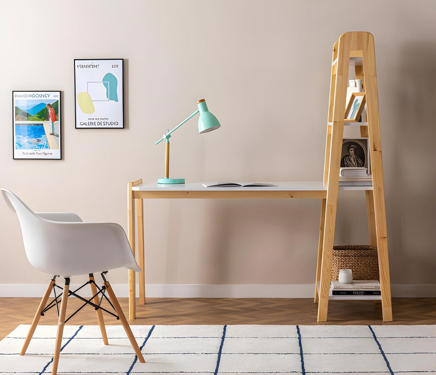 Compact White Computer Desk Luxurious Desk Designer Furniture