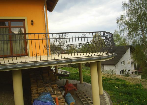 Balcón barandilla cerca hecho a mano fabricación a medida hierro forjado escaleras balcones 155