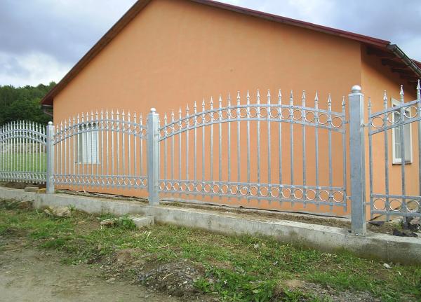 Wrought iron outdoor garden railing fence classic handcrafted fences M224 modern