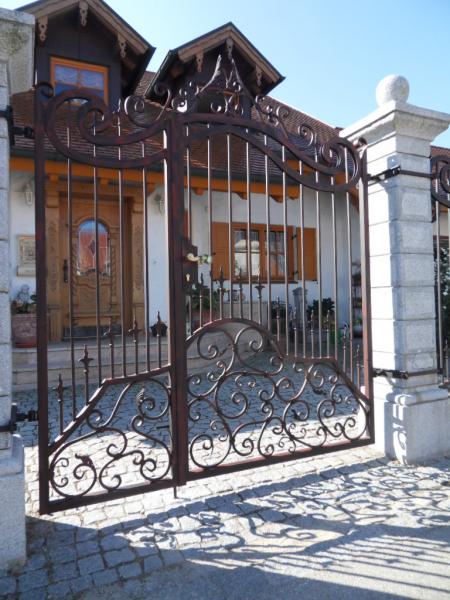 Custom-made gate garden gates gates wrought iron entrance - Request price