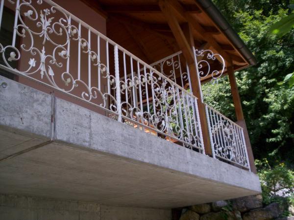 Classic Steel Staircase Wrought Iron Stair Balustrade Custom Manufacturing 113