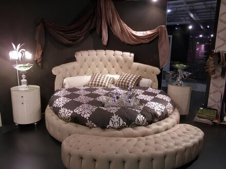 Leather upholstered chesterfield design round double bed with crystal stones in modern style made of real wooden frame