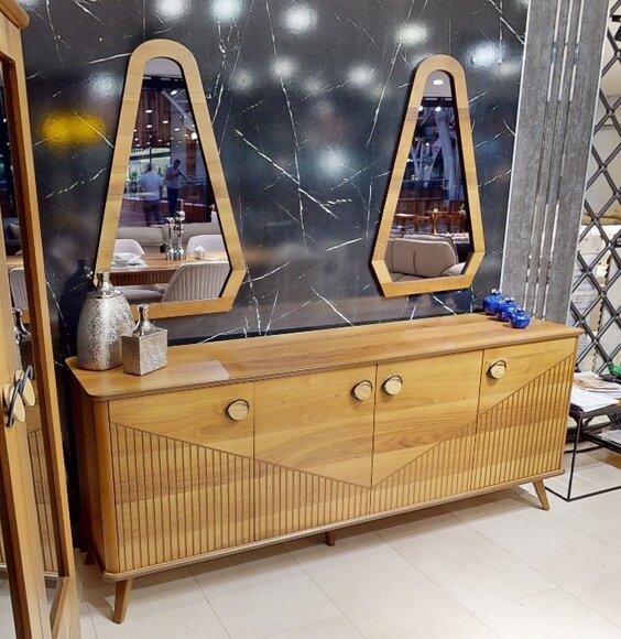 Stylish brown sideboard Luxury 4-door wooden chest of drawers Robust wooden furniture