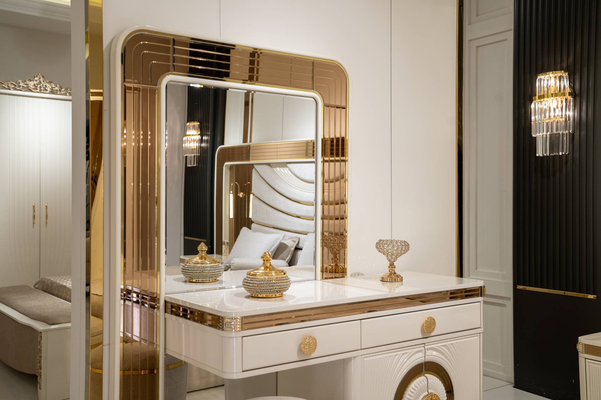 Stylish modern design vanity table for the bedroom.