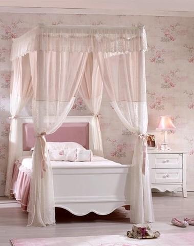 Children\'s room set in white wood with a modern design.