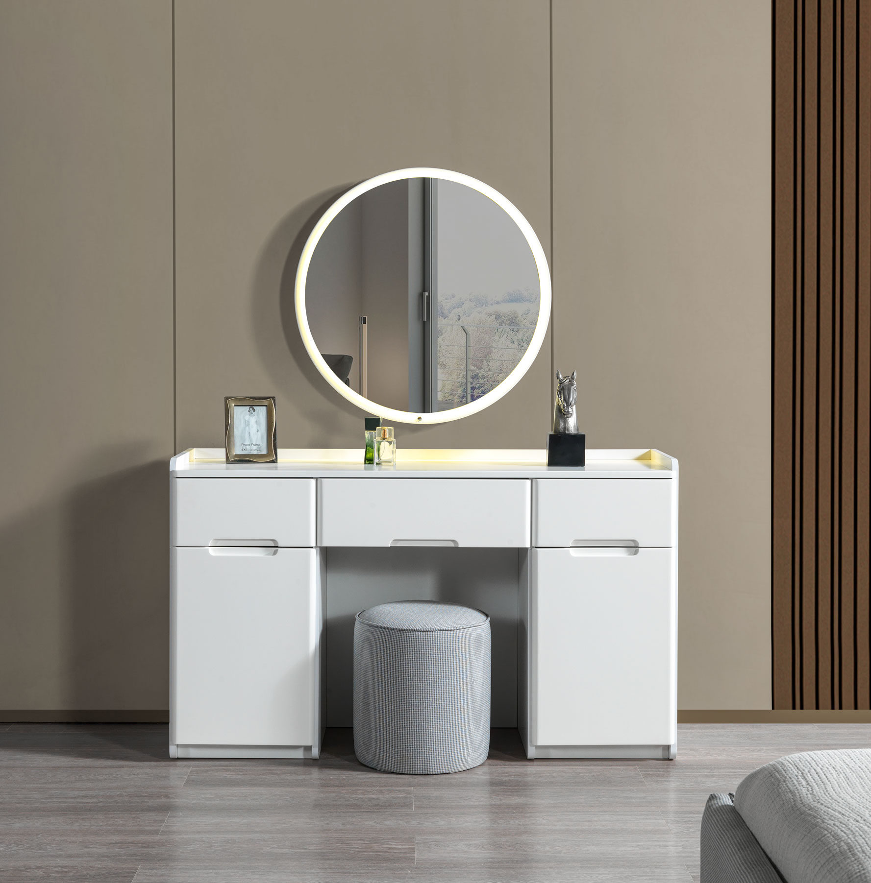 Modern compact cosmetic table dressing table for the bedroom