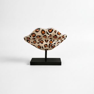 Abstract decorative sculpture designed as a gepard style colored lips 47cm