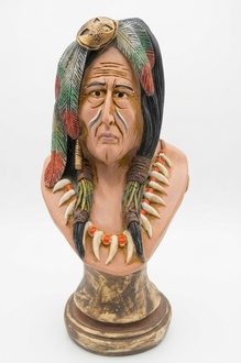 Decor figure designed as an old red indian bust on a wood 50cm