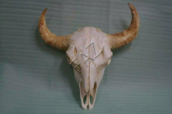 Decorative sculpture designed as cow skull with horns 63x62x18 cm