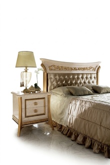 Bedroom bedside console with 2 swing doors in antique style italian furniture arredoclassic™