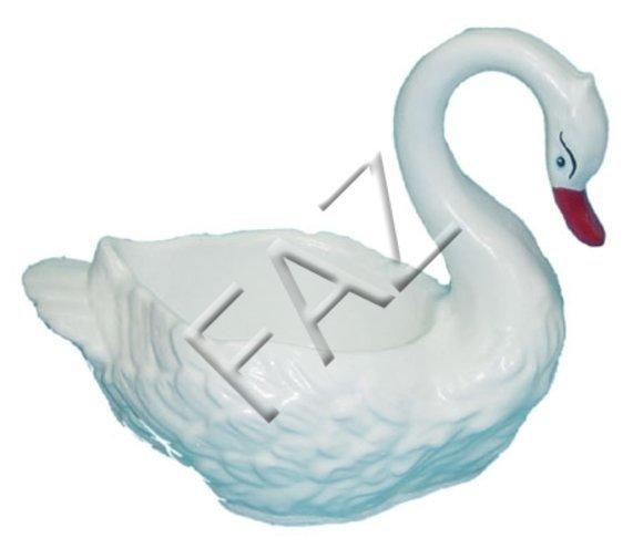 Decorative sculpture designed as gloss white colored swan figure 24x29 cm sizes