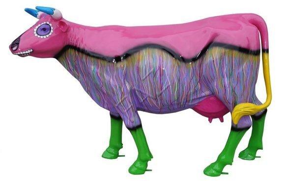 Pink painted decorative colorful cow figure sculpture 216cm length