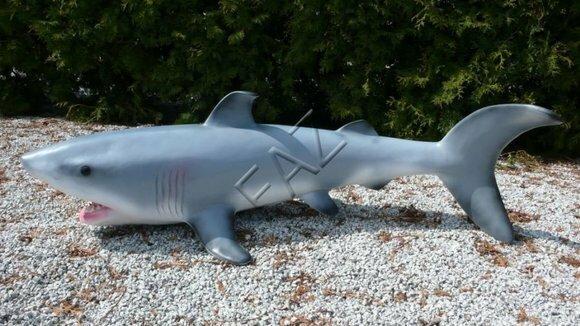 Decorative garden sculpture designed as white shark 43 x 145 x 58 cm