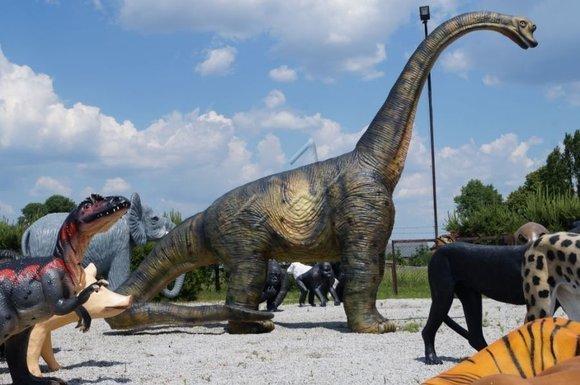 Decorative massive sculpture designed as dinosaur Brachiosaurus figure 450cm length