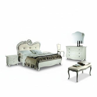 Classic bed luxury bedding Chesterfield furniture bedroom baroque hotel fabric