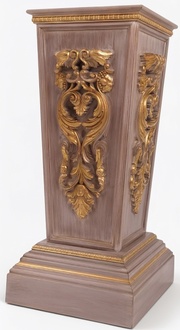 Classic vase of chic looking brown color will suit the terrace of the living room