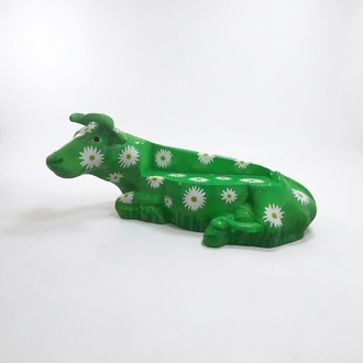 Full green colored lying cow decorative sculpture chamomile pictures 98x200cm sizes