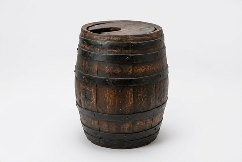 Outdoor decor sculpture designed as a wooden round barrel 72x55x55cm