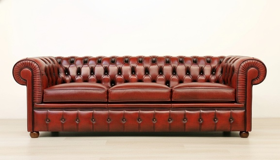 Classic Chesterfield Sofa 3-Seater Red Shiny Faux Leather Comfortable Couch With Cushions New