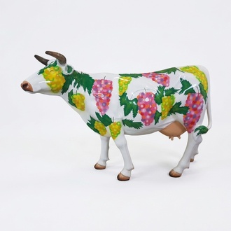 Decorative sculpture designed as white cow figure with grapes pictures 147x210m sizes