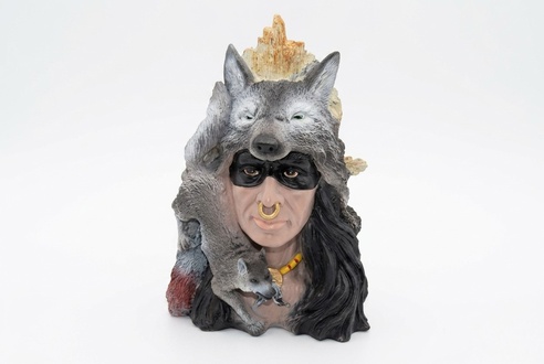 Decor figure designed as a red indians night wolf head on a wood 32x25cm