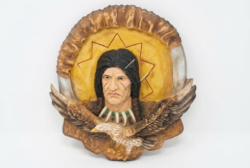 Wall decor figure designed as a red indian guardian with an eagle 50x47cm