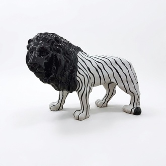 Designer decorative sculpture of lion with black colored head & white body with black stripes 140x190cm sizes