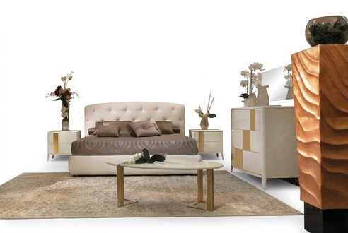Italian style furniture 4 pieces. Set bed + 2x bedside tables + chest of drawers bedroom